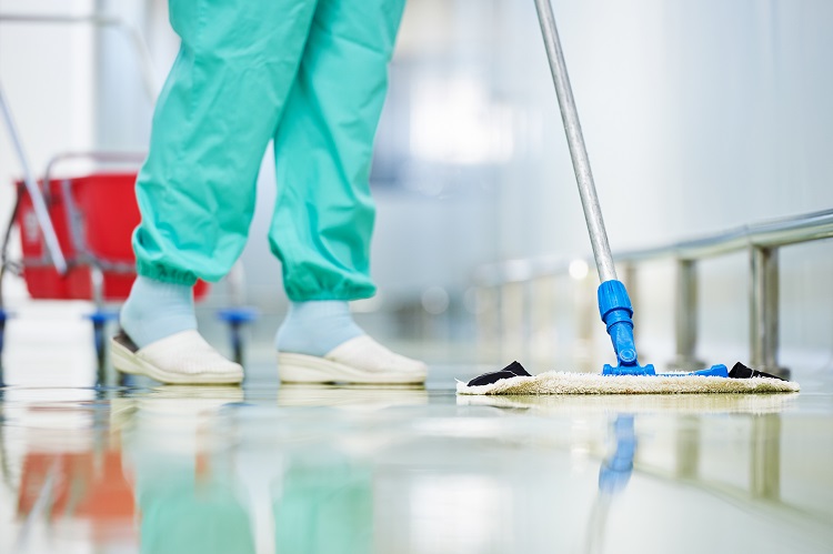 Limpeza de banheiro em hospital gera direito a adicional de insalubridade em grau máximo